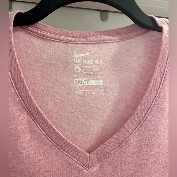 Women’s Nike t-shirt size medium - Picture 5 of 6